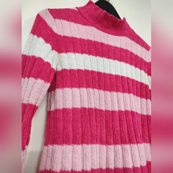 Pink Cozy Top 💗 - Picture 11 of 13